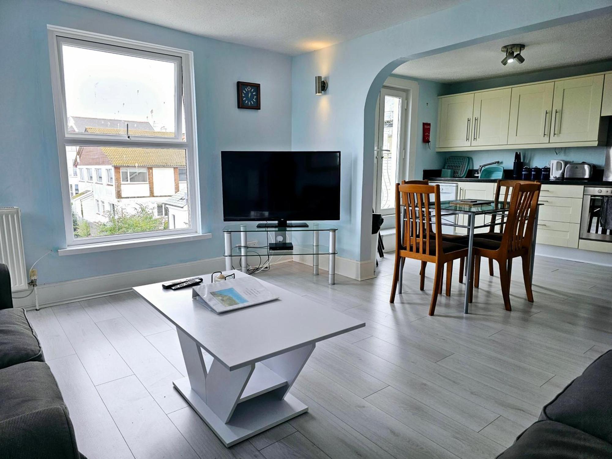 Sea Views, Big 2 Bed Flat Close To Beach & Harbour Ilfracombe Phòng bức ảnh